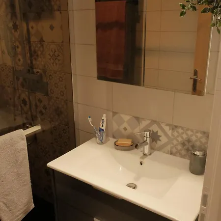 Cocon Indépendant Dans Villa, Idéalement Situé Entre Sommières, Montpellier Et Les Plages Palavas, Carnon Appartement *